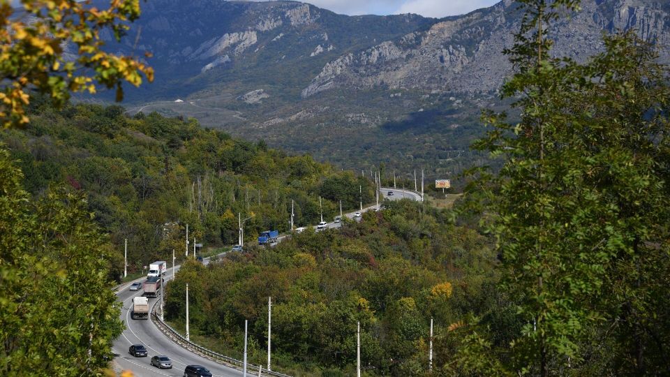 В Ялту на автомобиле: сколько стоит размещение с парковой