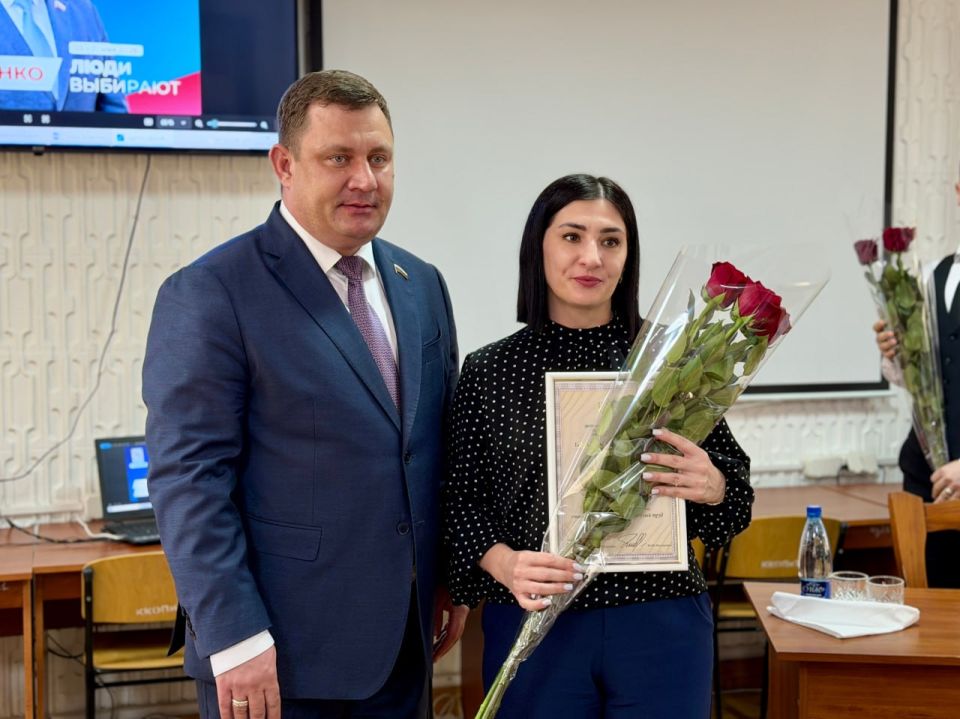 "Крымский колледж общественного питания и торговли" более 80 лет сохраняет богатые традиции и уровень подготовки настоящих профессионалов "Крымский колледж общественного питания и торговли" более 80 лет сохраняет богатые традиции и уровень подготовки настоящих профессионалов