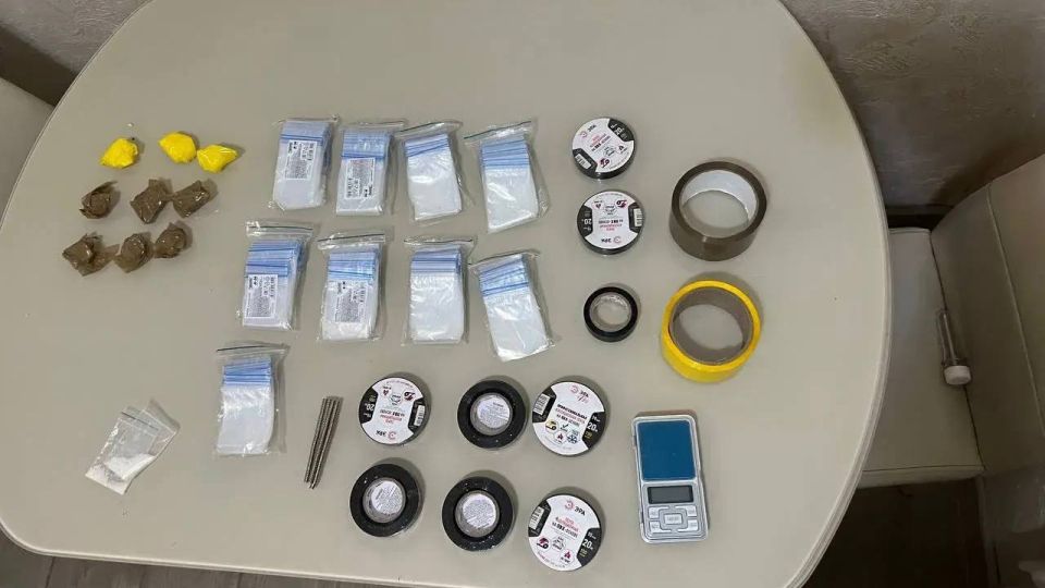 В Крыму осудили двух студенток за попытку сбыта крупной партии синтетических наркотиков