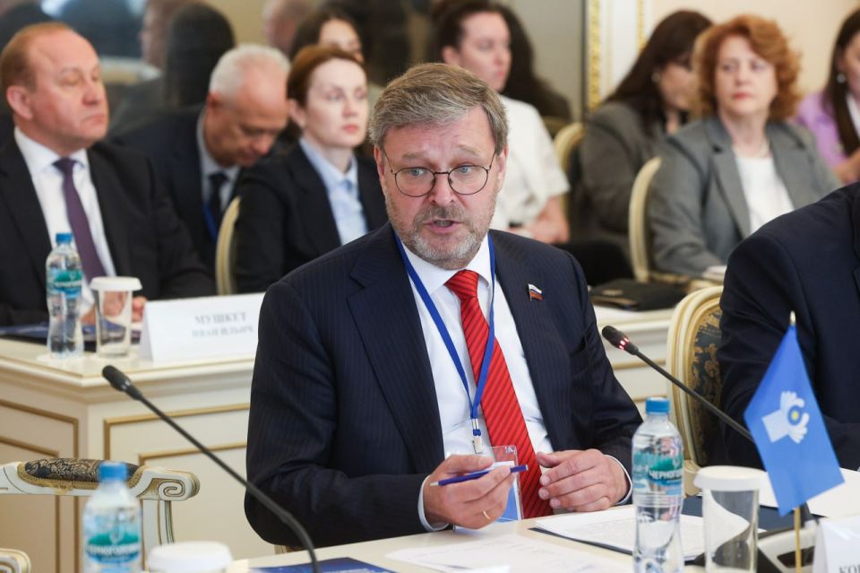 Сенаторы Российской Федерации приняли участие в работе постоянных комиссий МПА СНГ и заседании Молодежной межпарламентской ассамблеи Сенаторы Российской Федерации приняли участие в работе постоянных комиссий МПА СНГ и заседании Молодежной межпарламентской ассамблеи