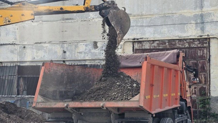 В Севастополе машинисты экскаваторов борются за звание лучшего в профессии В Севастополе машинисты экскаваторов борются за звание лучшего в профессии