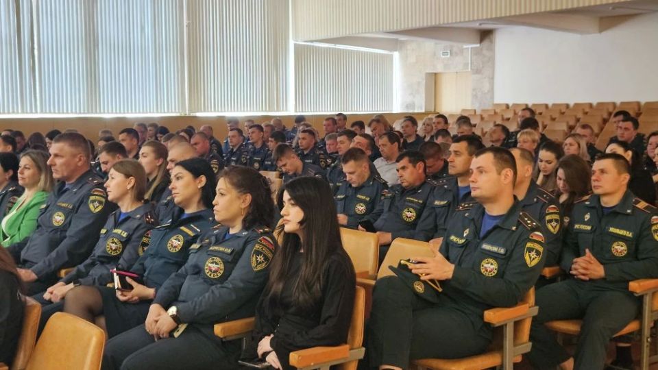 В Главном управлении МЧС России по Республике Крым прошли информационные занятия с личным составом В Главном управлении МЧС России по Республике Крым прошли информационные занятия с личным составом