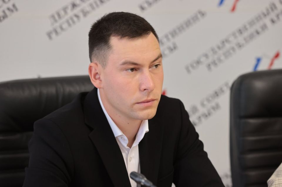 Сегодня свой день рождения отмечает помощник министра спорта Республики Крым, ветеран боевых действий специальной военной операции, участник регионального кадрового проекта «Герои Крыма» — Сергей Сергеевич Каменев