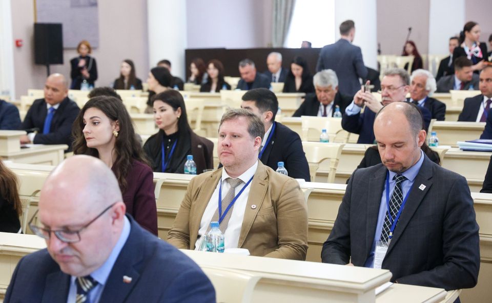 В. Джабаров: Россия готова делиться опытом использования новых технологий в контртеррористических целях и профилактике экстремизма В. Джабаров: Россия готова делиться опытом использования новых технологий в контртеррористических целях и профилактике экстремизма