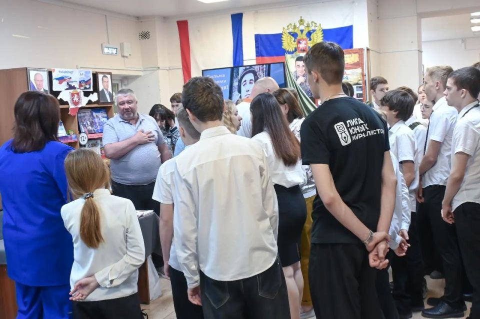 21 мая в ЦГДБ им. А. Гайдара прошло памятное мероприятие, посвящённое военному корреспонденту «Известий» Александру Федорчаку, погибшему в зоне специальной военной операции 21 мая в ЦГДБ им. А. Гайдара прошло памятное мероприятие, посвящённое военному корреспонденту «Известий» Александру Федорчаку, погибшему в зоне специальной военной операции