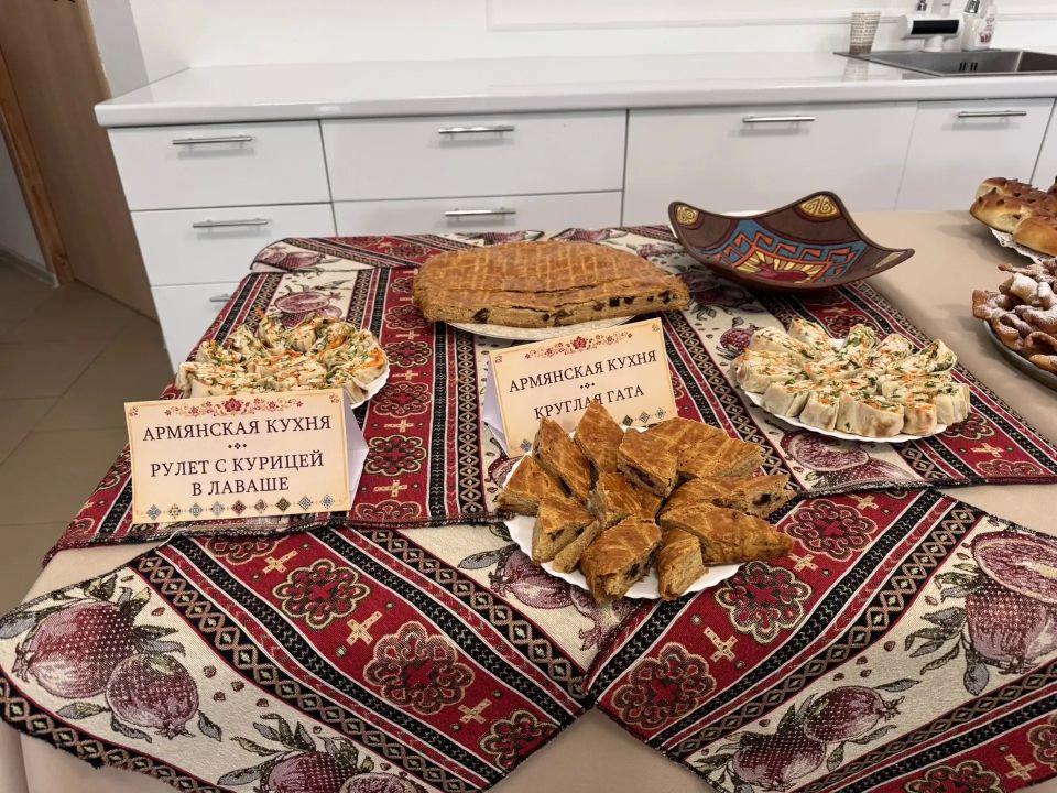 В Симферопольском районе прошёл яркий культурно-гастрономический фестиваль «Межнациональный самовар» В Симферопольском районе прошёл яркий культурно-гастрономический фестиваль «Межнациональный самовар»