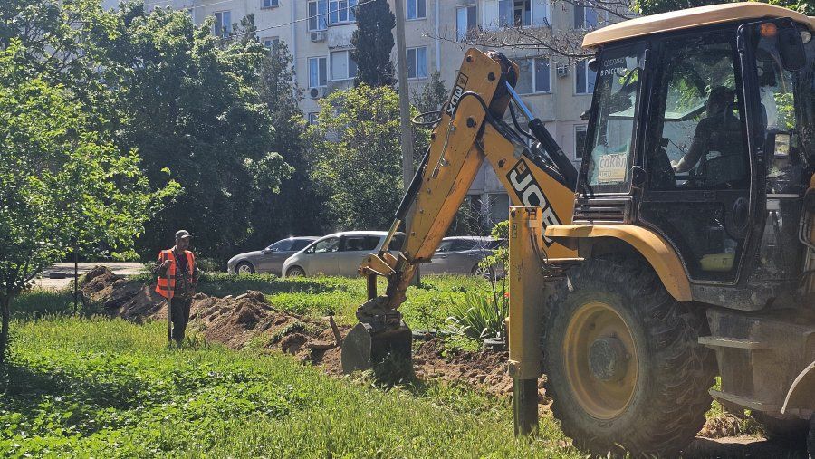 Во дворе дома №19 на улице Бориса Михайлова ремонтируют внутриквартальную дорогу Во дворе дома №19 на улице Бориса Михайлова ремонтируют внутриквартальную дорогу