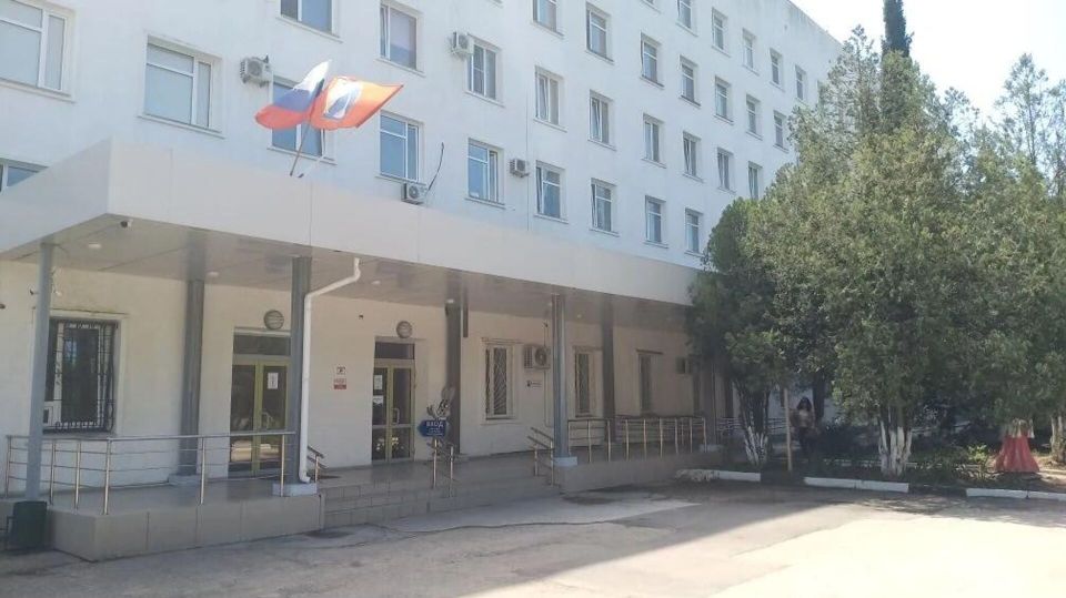 В Севастополе выписали двух пострадавших после ЧП в школе детей