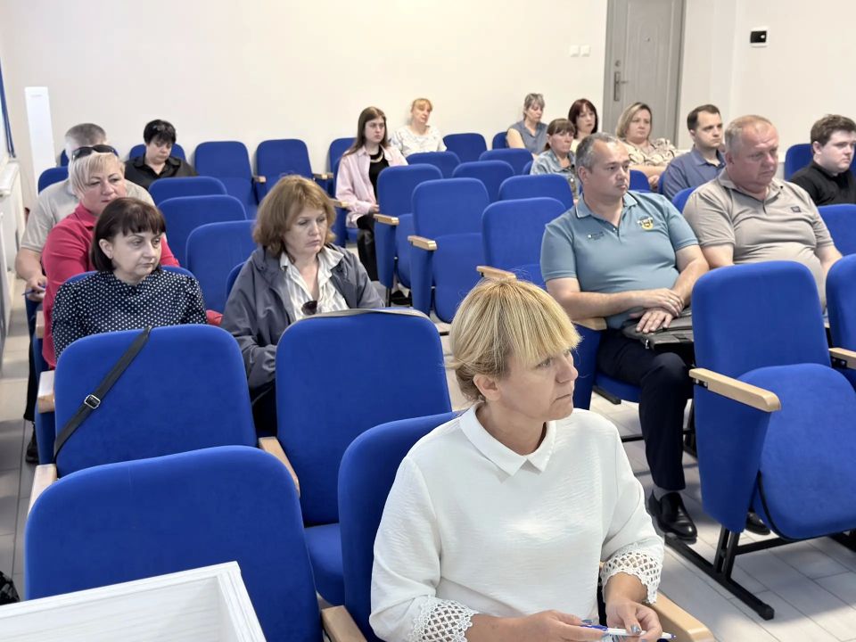 Антон Кравец: Провел аппаратное совещание с руководителями структурных подразделений администрации района Антон Кравец: Провел аппаратное совещание с руководителями структурных подразделений администрации района