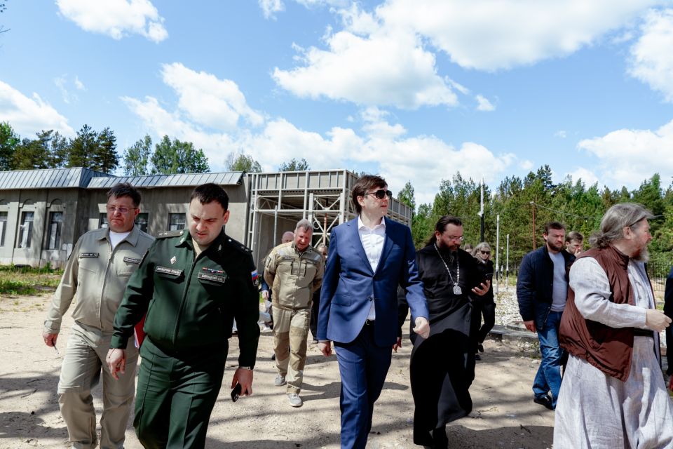 Сергей Кравцов оценил ход строительства Всероссийского детского центра «Печоры» в Псковской области Сергей Кравцов оценил ход строительства Всероссийского детского центра «Печоры» в Псковской области