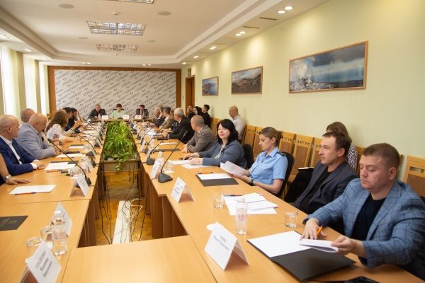 В Госсовете обсудили работу крымских архивных учреждений и регионального отделения ДОСААФ