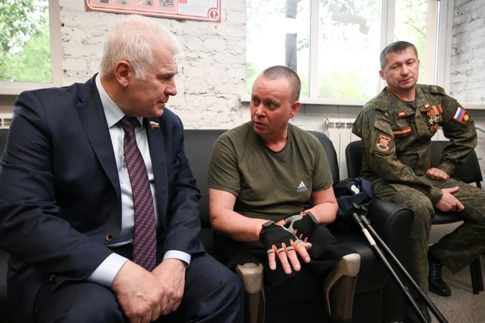 Юрий Нимченко: Вчера в составе делегации Комитета Совета Федерации по обороне и безопасности под руководством Владимира Ивановича Булавина прибыли в Республику Карелия с рабочим визитом Юрий Нимченко: Вчера в составе делегации Комитета Совета Федерации по обороне и безопасности под руководством Владимира Ивановича Булавина прибыли в Республику Карелия с рабочим визитом