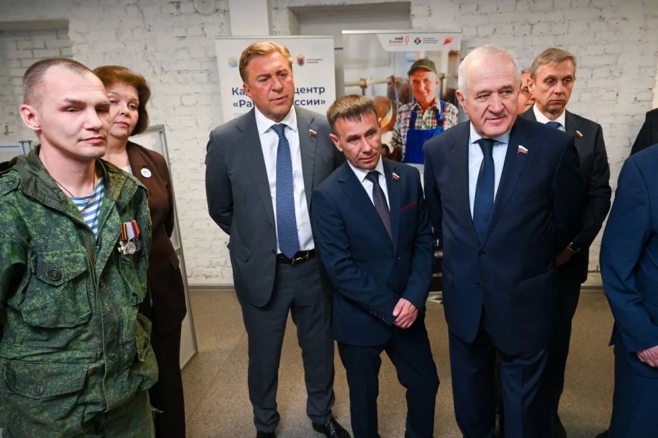 Юрий Нимченко: Вчера в составе делегации Комитета Совета Федерации по обороне и безопасности под руководством Владимира Ивановича Булавина прибыли в Республику Карелия с рабочим визитом Юрий Нимченко: Вчера в составе делегации Комитета Совета Федерации по обороне и безопасности под руководством Владимира Ивановича Булавина прибыли в Республику Карелия с рабочим визитом