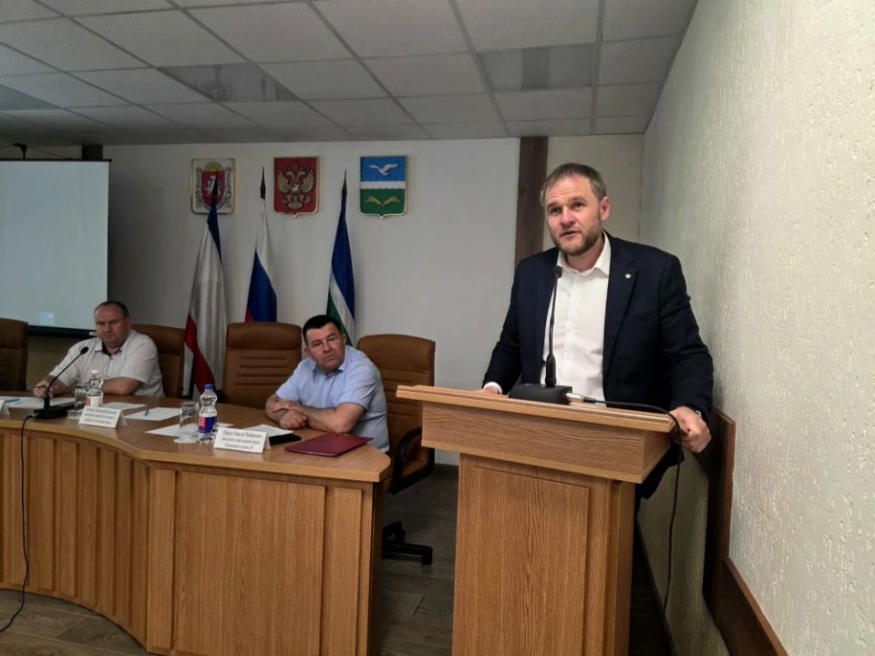 В Первомайском районе состоялось рабочее совещание с сельхозпроизводителями района, ключевой темой которого стало проведение предстоящей уборочной кампании 2026 года В Первомайском районе состоялось рабочее совещание с сельхозпроизводителями района, ключевой темой которого стало проведение предстоящей уборочной кампании 2026 года