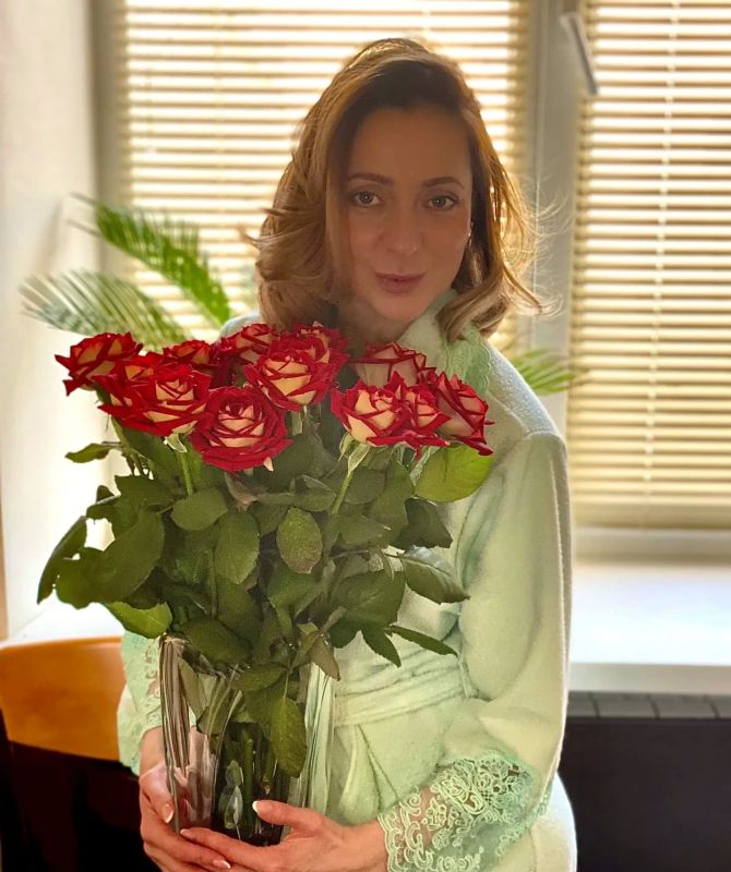 Сегодня свой день рождения отмечает заместитель главы администрации Бахчисарайского района Екатерина Глинкина