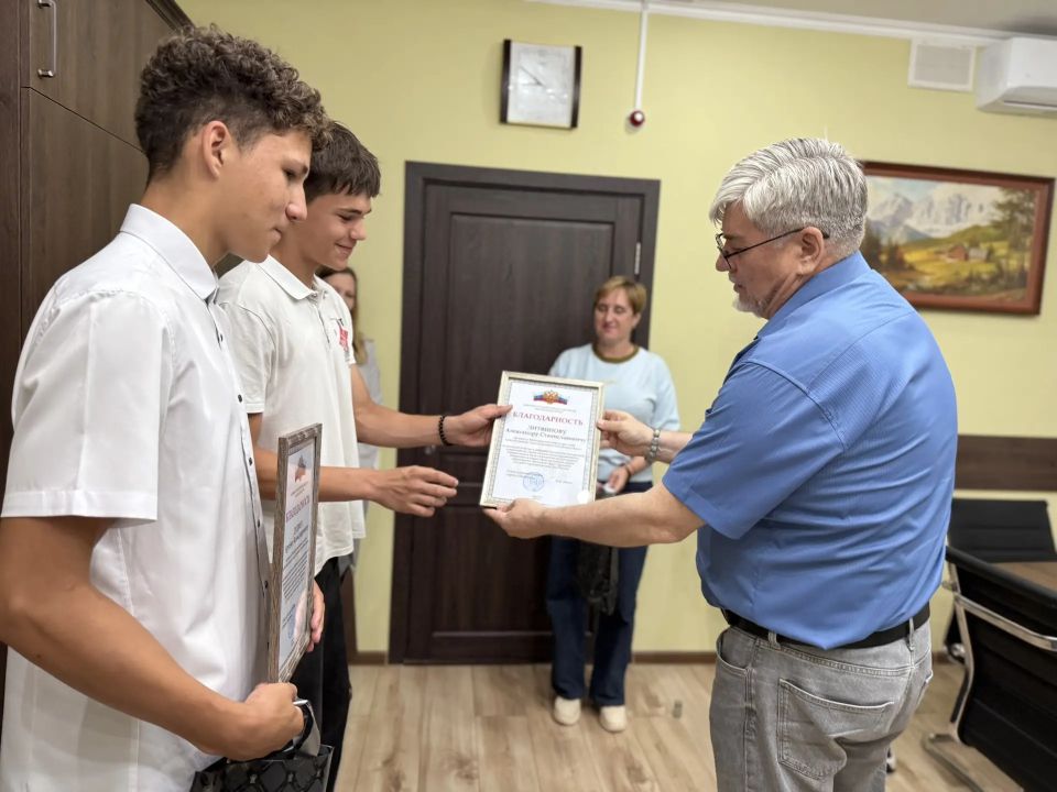 Игорь Ивин отметил инициативность и самоотверженность молодёжи Джанкоя Игорь Ивин отметил инициативность и самоотверженность молодёжи Джанкоя