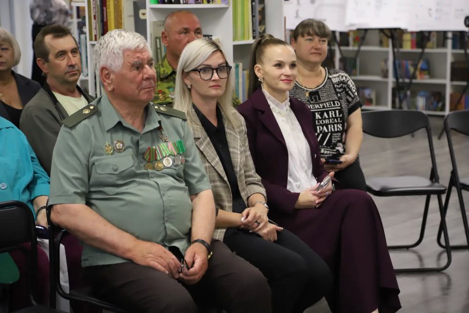 В Центральной районной библиотеке имени А.С. Пушкина прошло мероприятие, посвященное 108-й годовщине со дня образования пограничных войск В Центральной районной библиотеке имени А.С. Пушкина прошло мероприятие, посвященное 108-й годовщине со дня образования пограничных войск