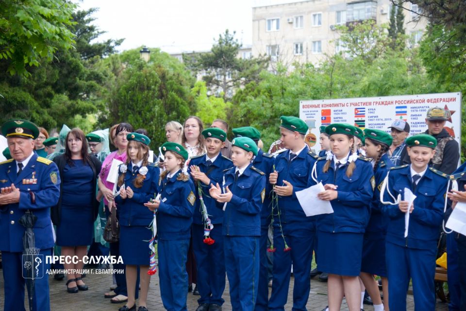 В Евпатории отметили День пограничника В Евпатории отметили День пограничника