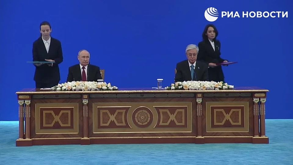 Путин и Токаев подписали пакет совместных документов по итогам российско-казахстанских переговоров