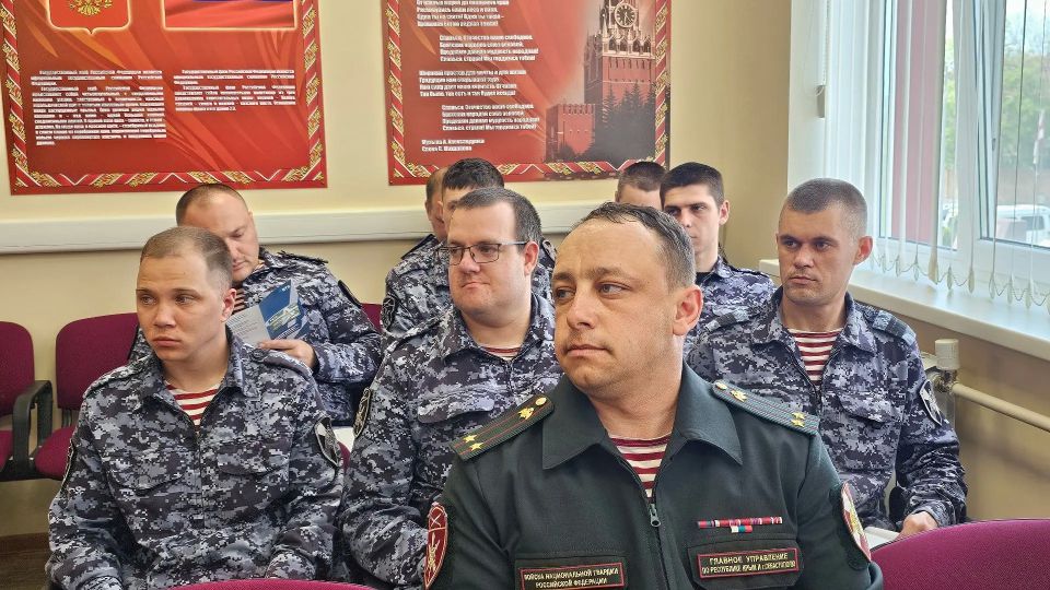 В Севастополе представители крупного банка провели семинар финансовой грамотности для росгвардейцев В Севастополе представители крупного банка провели семинар финансовой грамотности для росгвардейцев