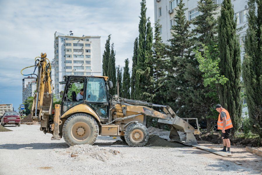 Перекресток улиц Адмирала Фадеева и Парковой готов на 70% Перекресток улиц Адмирала Фадеева и Парковой готов на 70%