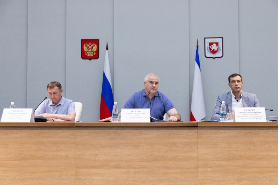 Сергей Аксёнов – о работе чиновников: нужно упрощать жизнь крымчанам, а не искусственно усложнять ее