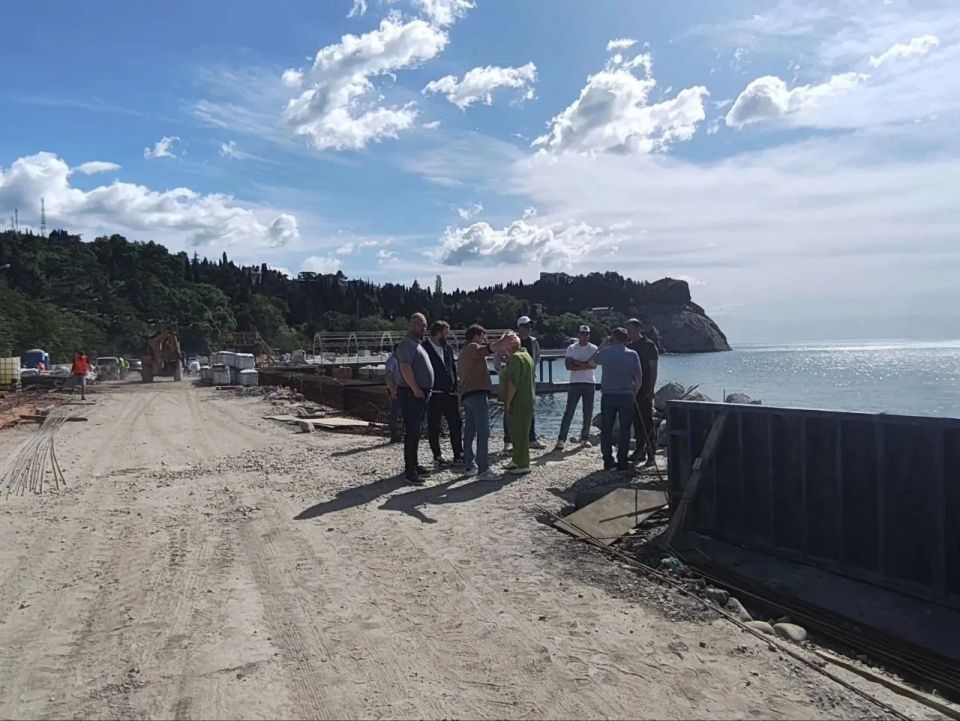 В Алуште капремонт берегоукрепительных сооружений планируют закончить до конца июня
