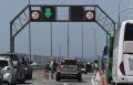 Перед Крымским мостом начала образовываться очередь