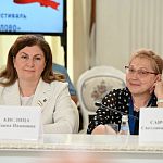 Заседание Ливадийского клуба прошло в рамках международного фестиваля "Великое русское слово" Заседание Ливадийского клуба прошло в рамках международного фестиваля "Великое русское слово"