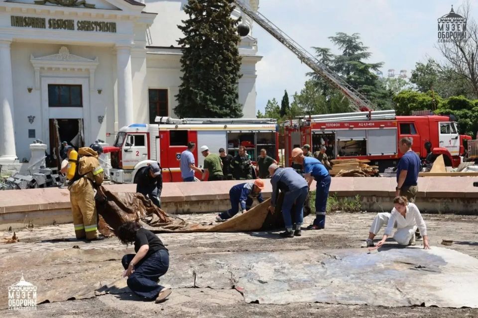 «Допрыгаетесь»: Мединский ответил на удар ВСУ по музею Севастополя «Допрыгаетесь»: Мединский ответил на удар ВСУ по музею Севастополя