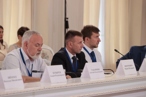В Ялте прошло заседание Ливадийского клуба В Ялте прошло заседание Ливадийского клуба