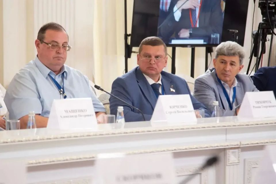 В Ялте прошло заседание Ливадийского клуба В Ялте прошло заседание Ливадийского клуба