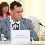 Заседание Ливадийского клуба прошло в рамках международного фестиваля "Великое русское слово" Заседание Ливадийского клуба прошло в рамках международного фестиваля "Великое русское слово"