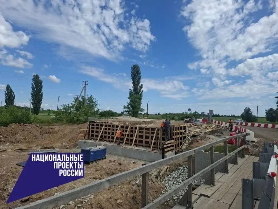 Антон Кравец: В рамках реализации национального проекта «Инфраструктура для жизни» в Нижнегорском районе ведутся работы по реконструкции мостового сооружения «Уютное-Зоркино-Чкалово» через Северо-Крымский канал Антон Кравец: В рамках реализации национального проекта «Инфраструктура для жизни» в Нижнегорском районе ведутся работы по реконструкции мостового сооружения «Уютное-Зоркино-Чкалово» через Северо-Крымский канал