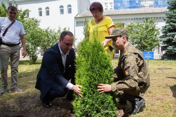 В Крымском филиале Российского государственного университета правосудия высадили аллею памяти погибших в зоне СВО выпускников вуза В Крымском филиале Российского государственного университета правосудия высадили аллею памяти погибших в зоне СВО выпускников вуза