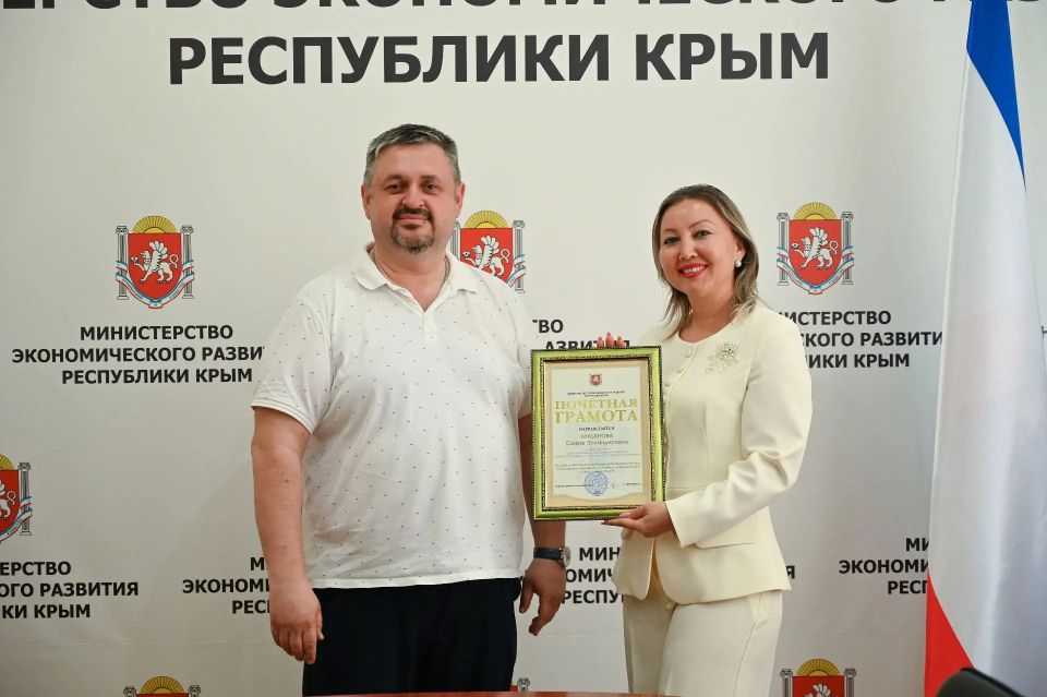 Работаем на результат. Накануне Дня России заместитель министра экономического развития РК Олег Чибеляев поздравил коллег и сотрудников организаций, отнесённых к ведению Министерства, а также вручил заслуженные награды Работаем на результат. Накануне Дня России заместитель министра экономического развития РК Олег Чибеляев поздравил коллег и сотрудников организаций, отнесённых к ведению Министерства, а также вручил заслуженные награды