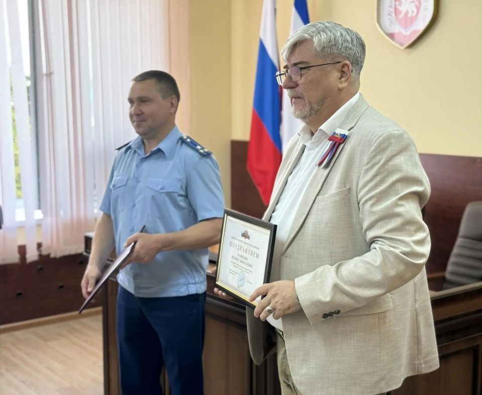 Ключи от благоустроенного жилья: ещё пятерым жителям из числа детей-сирот вручены ключи квартир Ключи от благоустроенного жилья: ещё пятерым жителям из числа детей-сирот вручены ключи квартир
