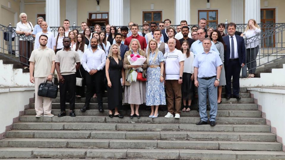 Анастасия Гридчина: Сегодня Комитет по народной дипломатии и межрегиональным связям Государственного Совета Республики Крым совместно с Крымским федеральным университетом провёл международный круглый стол на тему:...