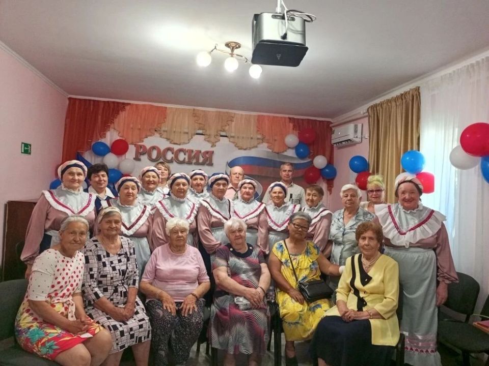 В ГБУ РК «ЦСО Раздольненского района» состоялось торжественное мероприятие ко Дню России В ГБУ РК «ЦСО Раздольненского района» состоялось торжественное мероприятие ко Дню России