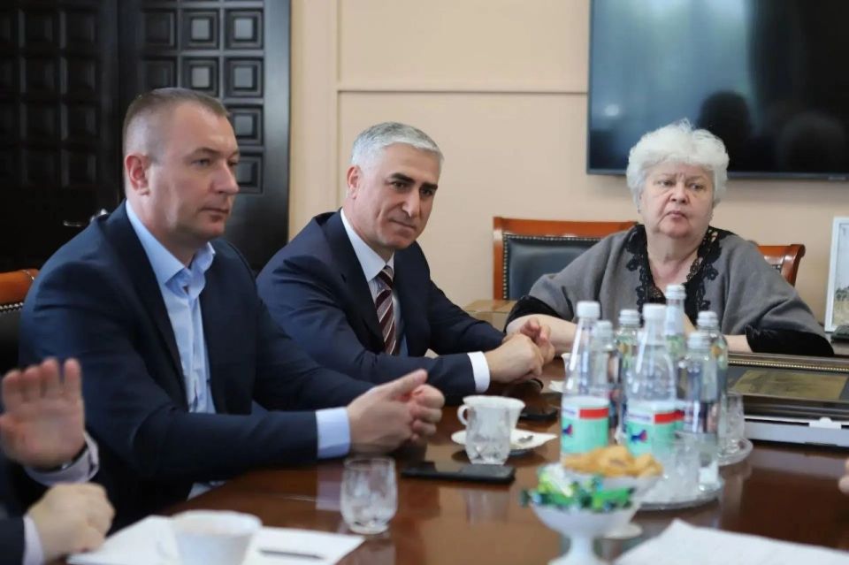 Олег Лобов провел ряд встреч в учреждениях культуры Иркутской области Олег Лобов провел ряд встреч в учреждениях культуры Иркутской области