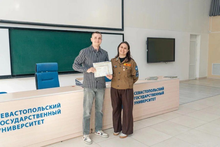 50 бойцов РСО получили специальности арматурщика и маляра строительного