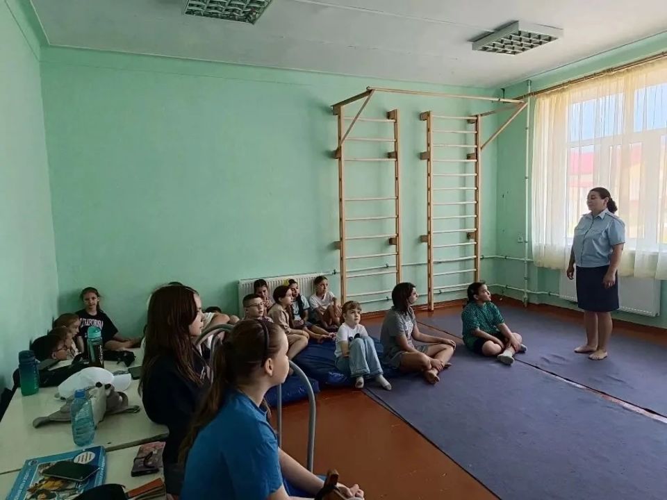 В Керчи и Багерово полицейские научили студентов и школьников безопасному поведению на железной дороге В Керчи и Багерово полицейские научили студентов и школьников безопасному поведению на железной дороге