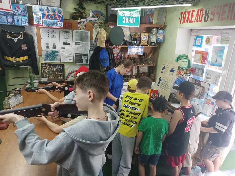 Уроки меткости и истории. Воспитанники спортшколы «Авангард» побывали в историческом тире ДОСААФ в Приморском парке им. Гагарина Уроки меткости и истории. Воспитанники спортшколы «Авангард» побывали в историческом тире ДОСААФ в Приморском парке им. Гагарина