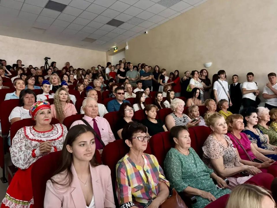 Юлия Предыбайло: Накануне Дня России и Дня города Саки состоялась торжественная церемония вручения премии «Успех года – 2026» — настоящий праздник достижений, вдохновения и гордости за наших земляков! Юлия Предыбайло: Накануне Дня России и Дня города Саки состоялась торжественная церемония вручения премии «Успех года – 2026» — настоящий праздник достижений, вдохновения и гордости за наших земляков!