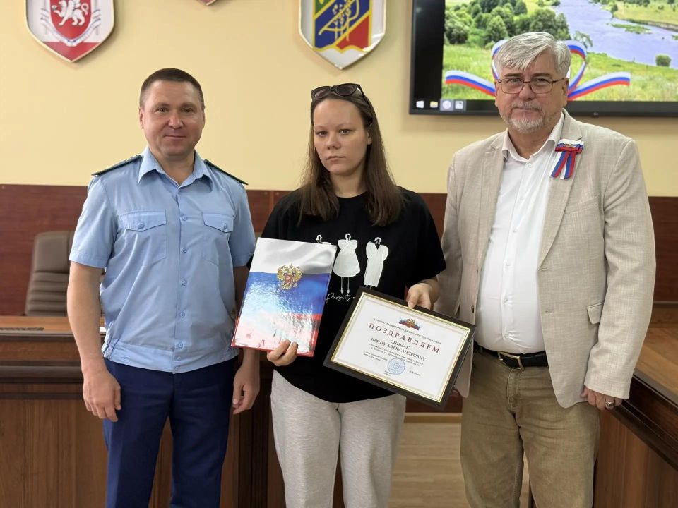 Ключи от благоустроенного жилья: ещё пятерым жителям из числа детей-сирот вручены ключи квартир Ключи от благоустроенного жилья: ещё пятерым жителям из числа детей-сирот вручены ключи квартир