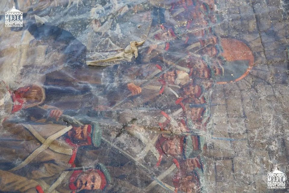 Огонь сжег почти дотла: больше 90% полотна уничтожено при пожаре в Панораме Севастополя Огонь сжег почти дотла: больше 90% полотна уничтожено при пожаре в Панораме Севастополя