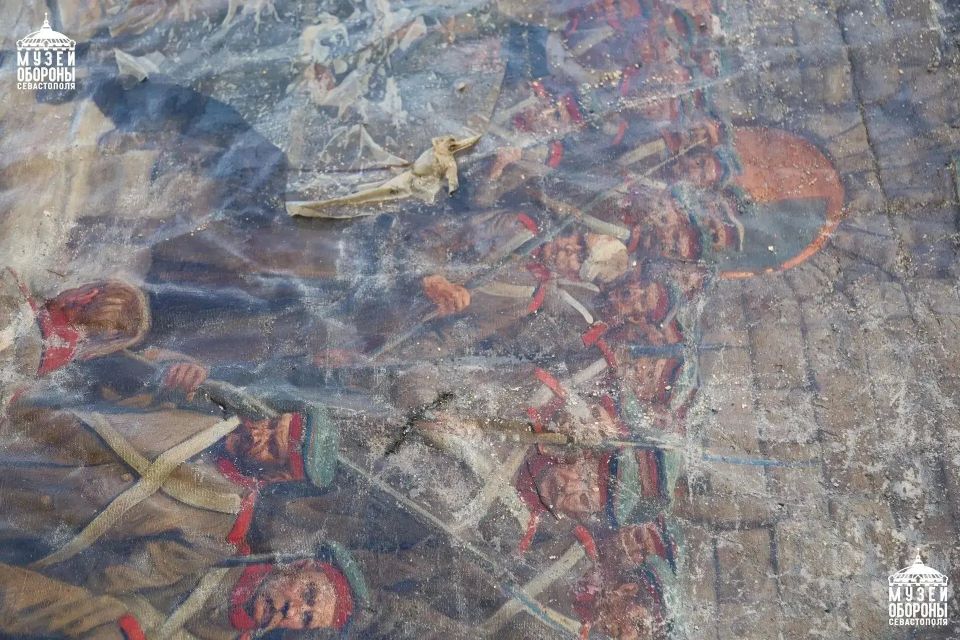 Более 90% полотна погибло во время пожара в здании Панорамы "Оборона Севастополя" Более 90% полотна погибло во время пожара в здании Панорамы "Оборона Севастополя"