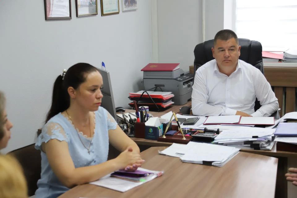 Первый заместитель главы администрации Энвер Аблаев совместно с профильными специалистами провел личный прием граждан Первый заместитель главы администрации Энвер Аблаев совместно с профильными специалистами провел личный прием граждан