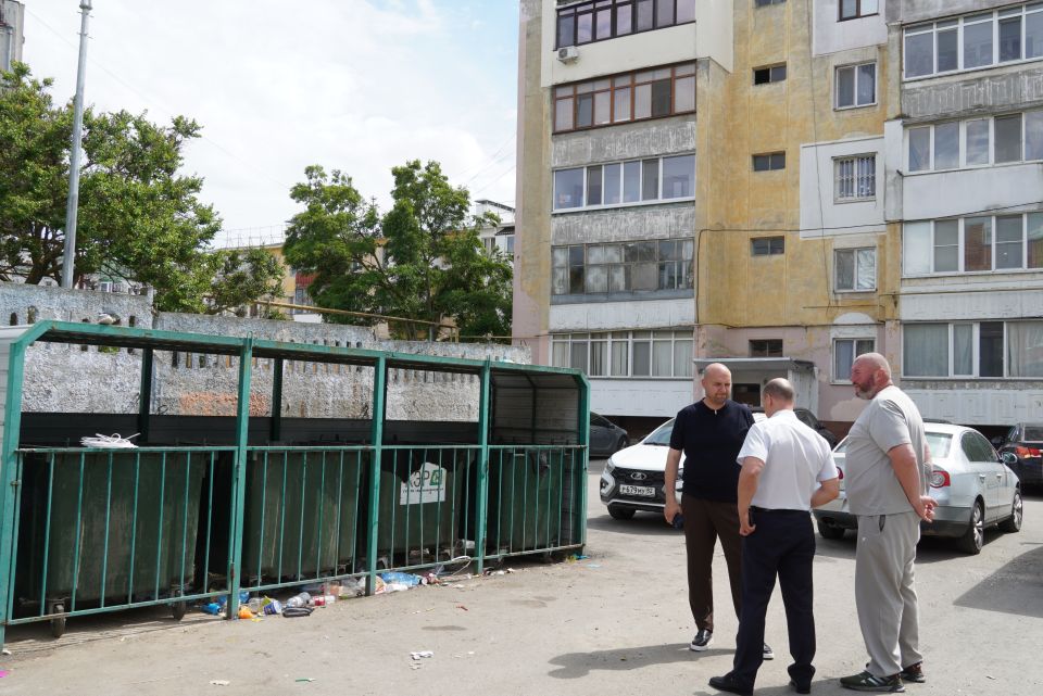 Иван Кошель обсудил срыв графиков вывоза мусора Иван Кошель обсудил срыв графиков вывоза мусора