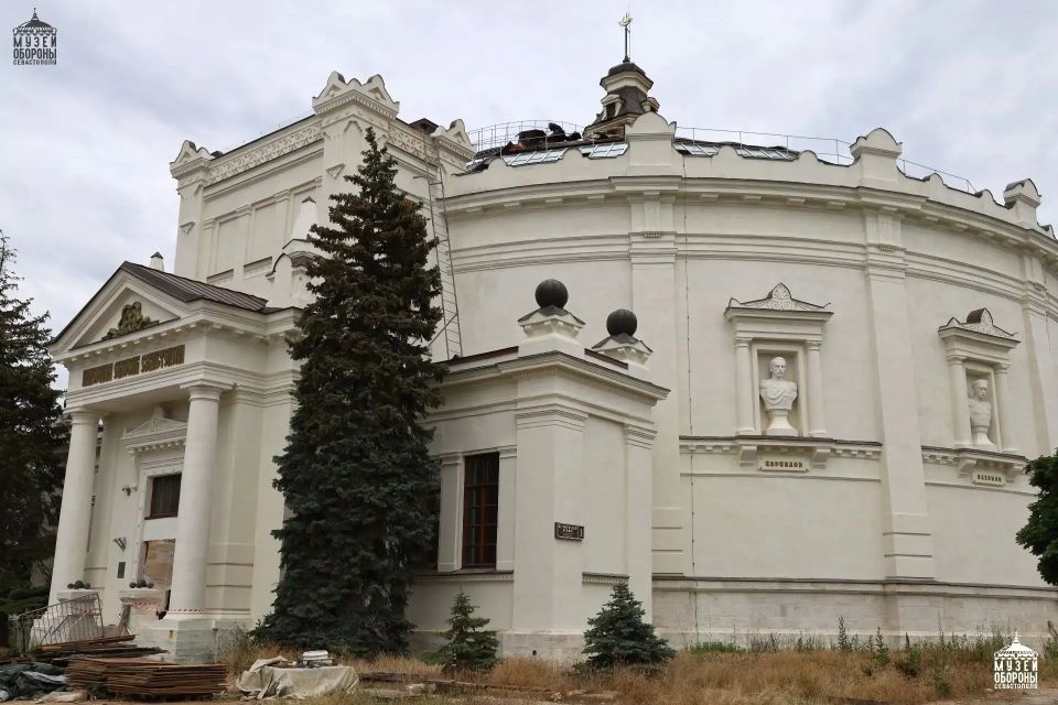 Огонь сжег почти дотла: больше 90% полотна уничтожено при пожаре в Панораме Севастополя Огонь сжег почти дотла: больше 90% полотна уничтожено при пожаре в Панораме Севастополя